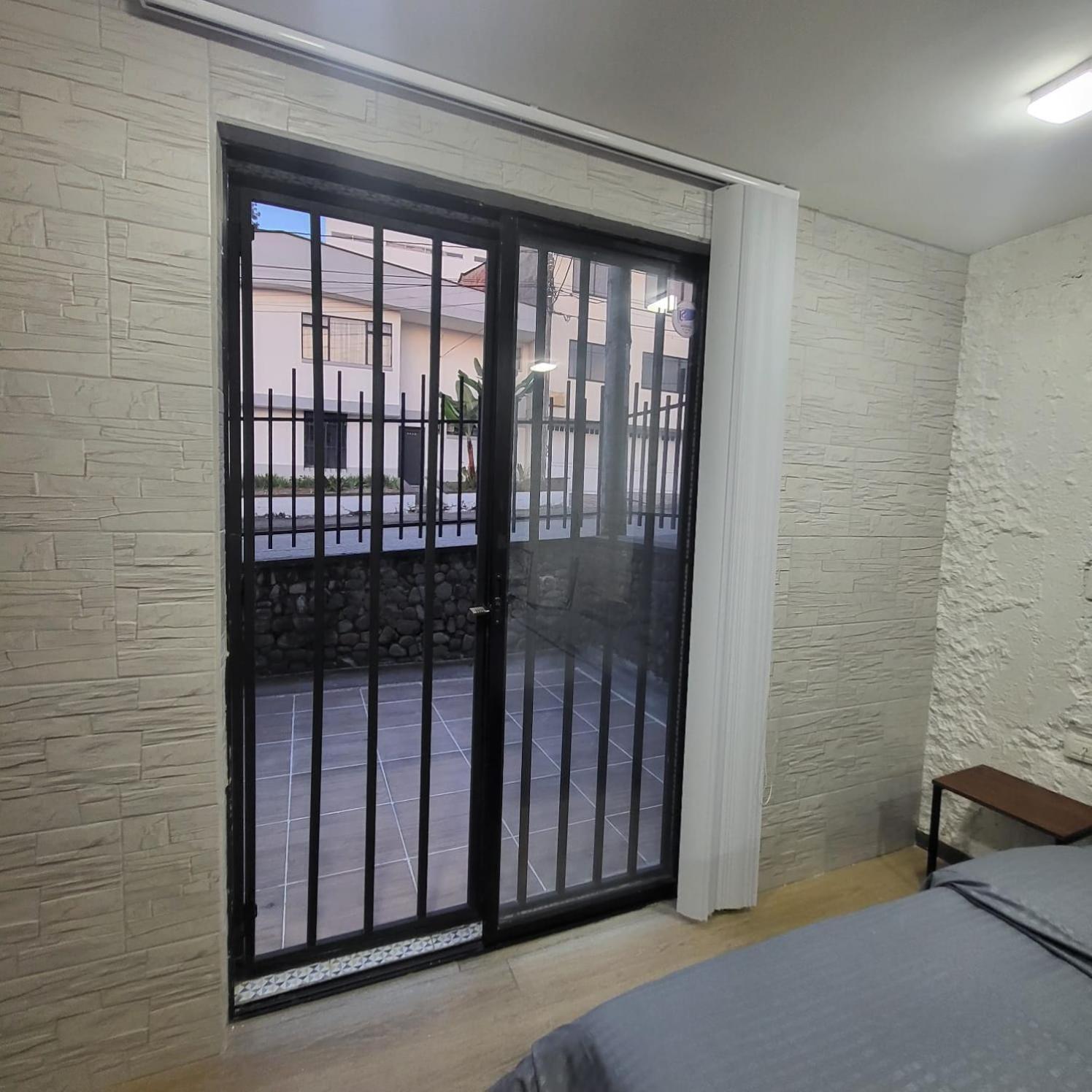 Casa Azul - Apartamentos Amoblados - Манисалес Экстерьер фото